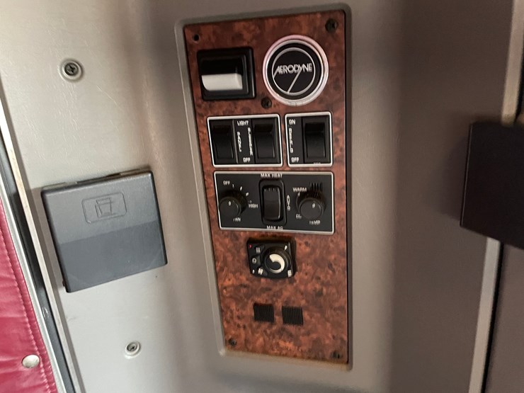 2008-kenworth-t660-image-81
