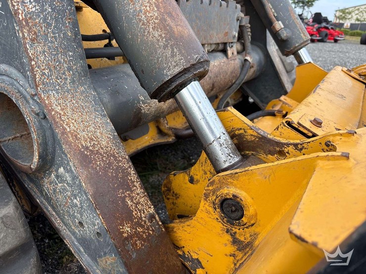 2022-deere-333g-image-11