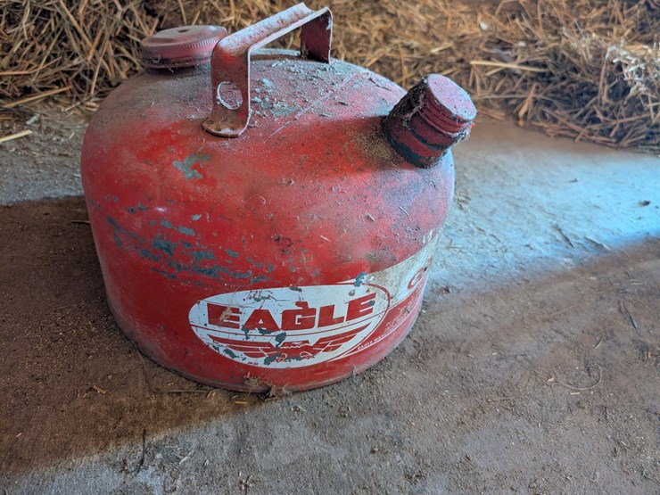 #5502-•-eagle-metal-gas-cans-image-3
