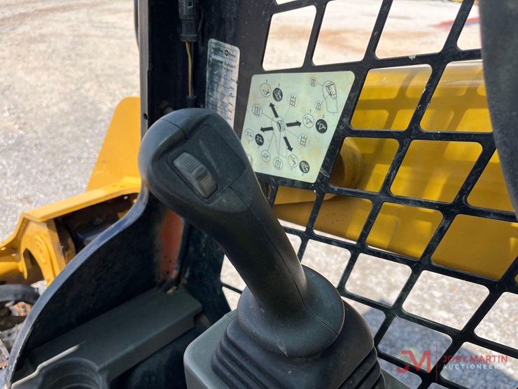 2020-caterpillar-259d3-image-14