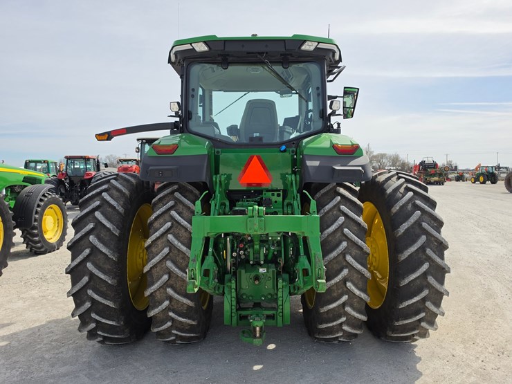 2021-john-deere-7r-210-image-8