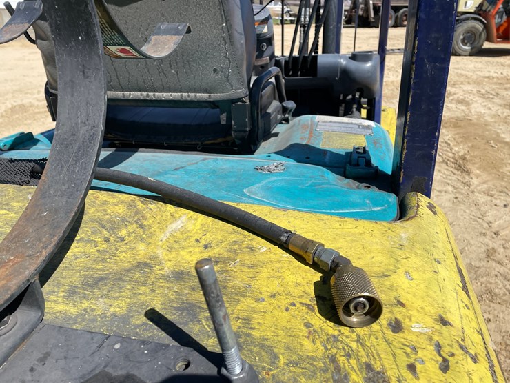 #308-•-komatsu-6,000-lbs,-propane-forklift-(non-moving)-image-40