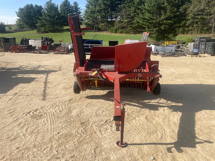 new-holland-166-image-2