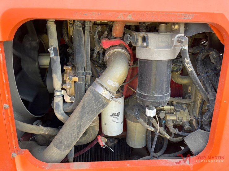 2016-jlg-8042-image-8