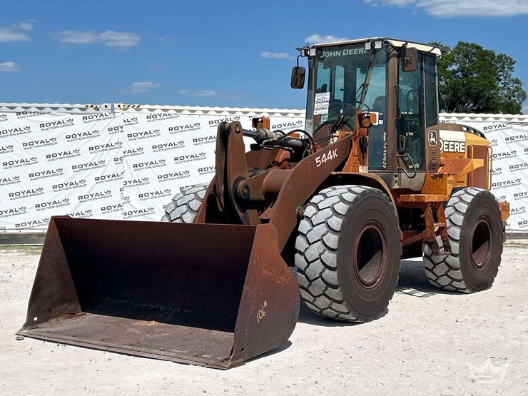 2013-deere-544k-image-1
