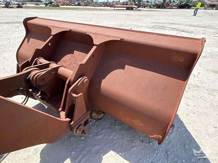 2013-deere-544k-image-12