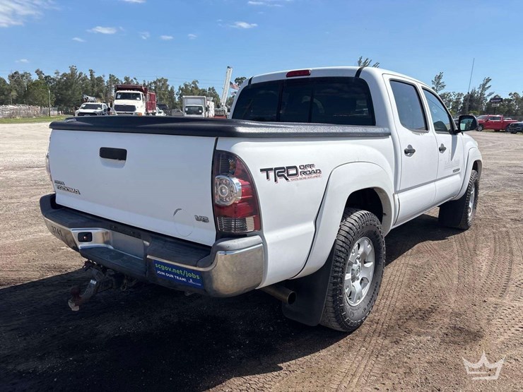 2013-toyota-tacoma-image-3