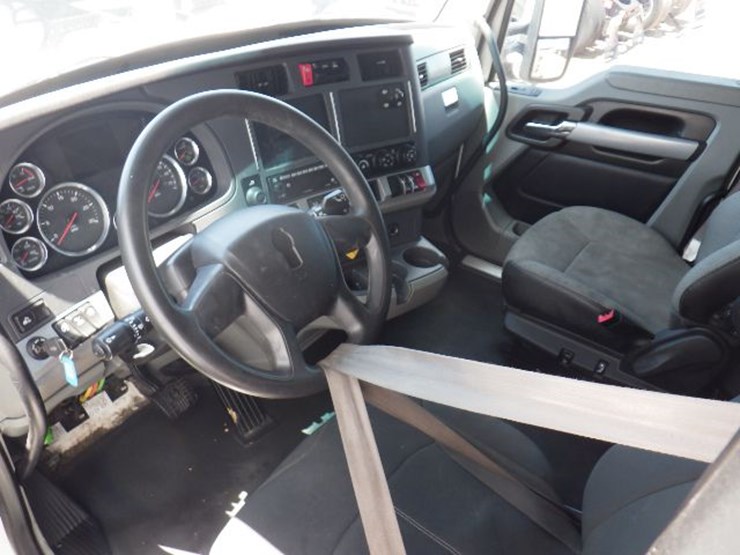 2022-kenworth-t680-image-14