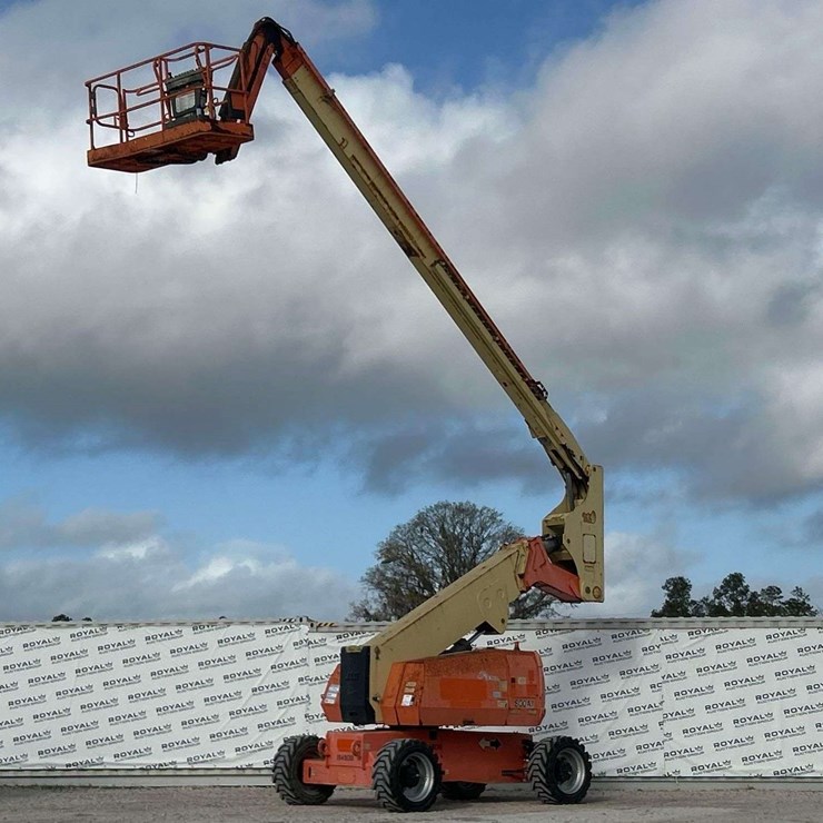 2016 JLG 800AJ