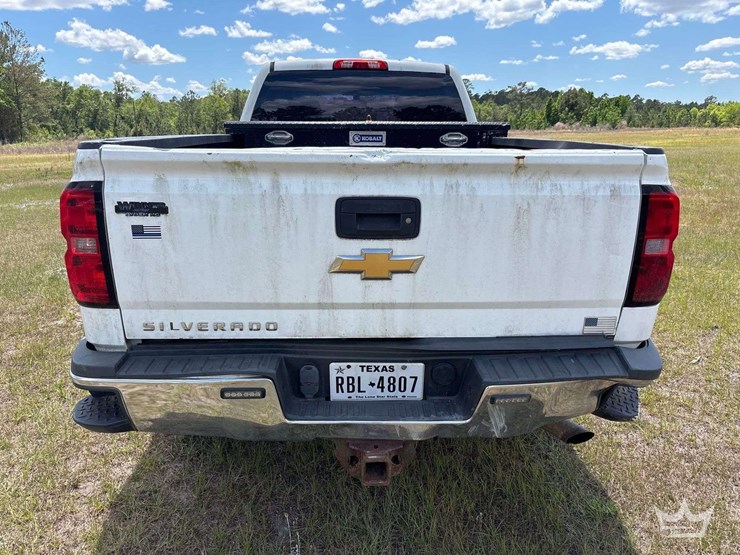 2015-chevrolet-silverado-2500hd-image-38