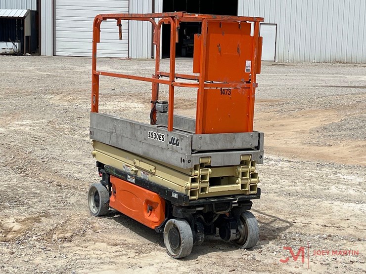 2013-jlg-1930es-image-3