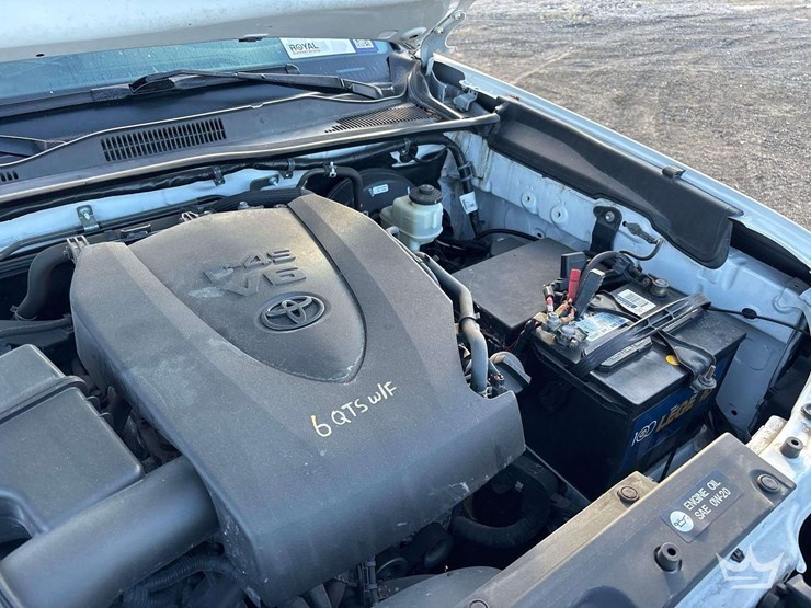 2017-toyota-tacoma-image-9