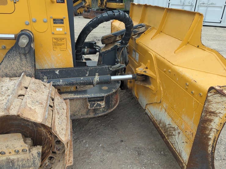 2022-deere-700l-xlt-image-8