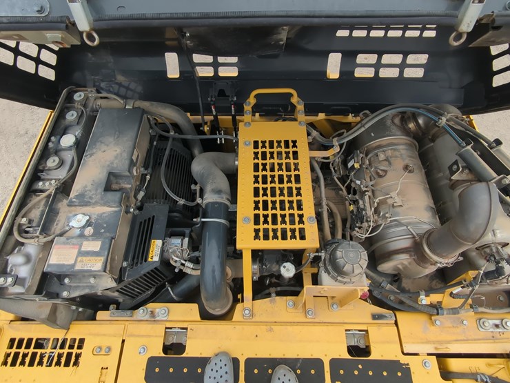 2022-komatsu-pc360-lc-11-image-17