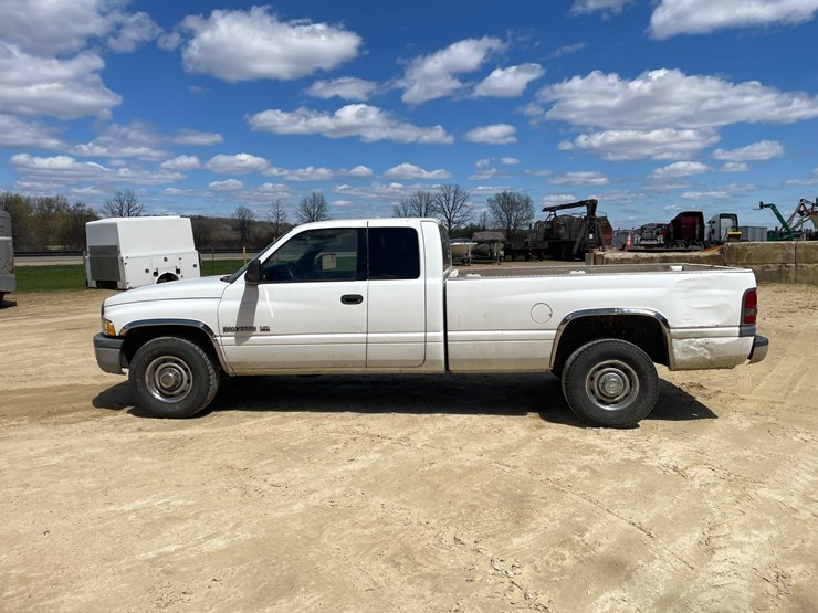2001-dodge-ram-2500-image-8
