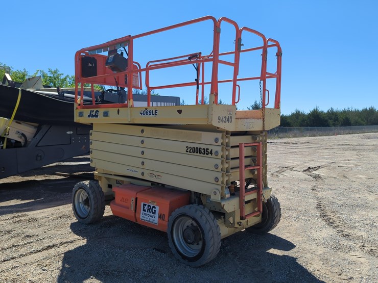 2002-jlg-4069le-image-3