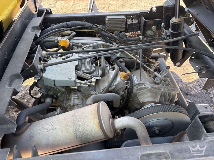 2020-john-deere-gator-hpx615e-image-9