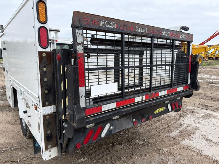 2021-chevrolet-3500hd-image-9