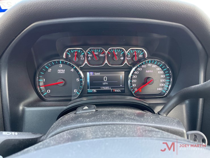 2019-chevrolet-silverado-1500-image-27