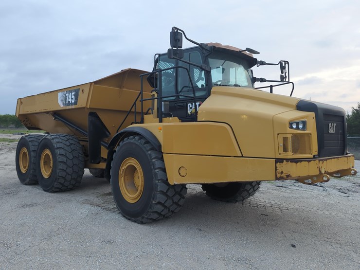 2019-caterpillar-745-image-3