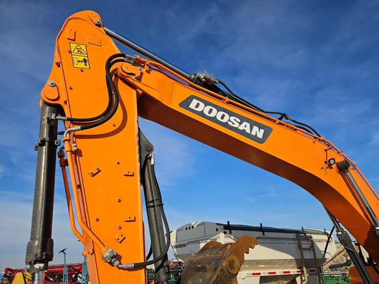 2022-doosan-dx225-lc-image-3
