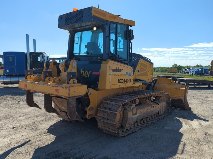2022-deere-700l-xlt-image-4