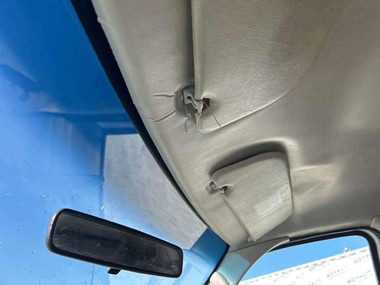 2008-ford-cargo-image-18