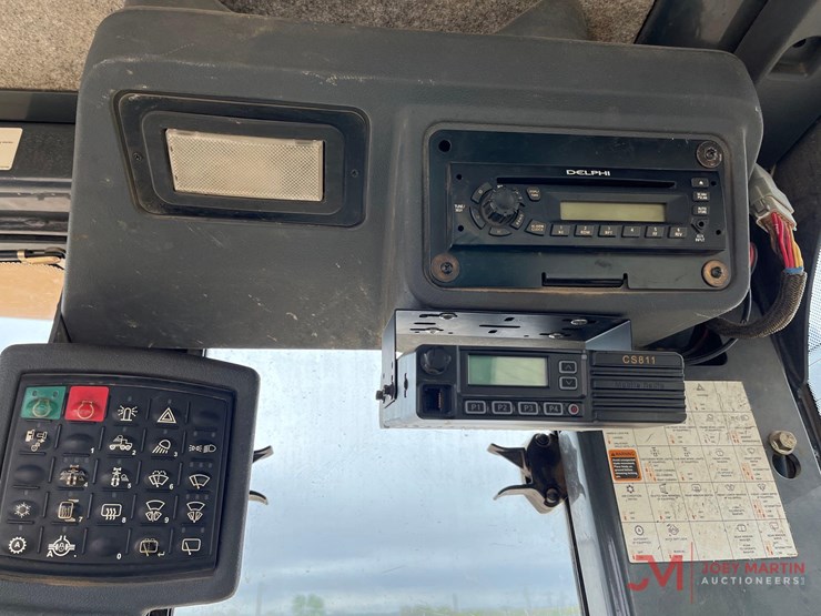 2010-deere-670g-image-20
