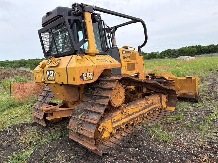 2019-caterpillar-d6n-lgp-image-5