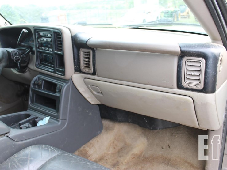 2003-chevrolet-tahoe-image-13