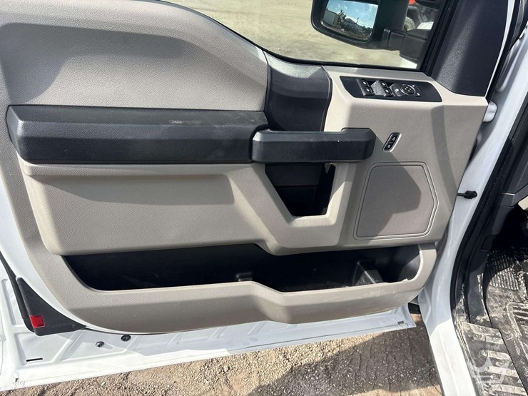 2022-ford-f250-image-16