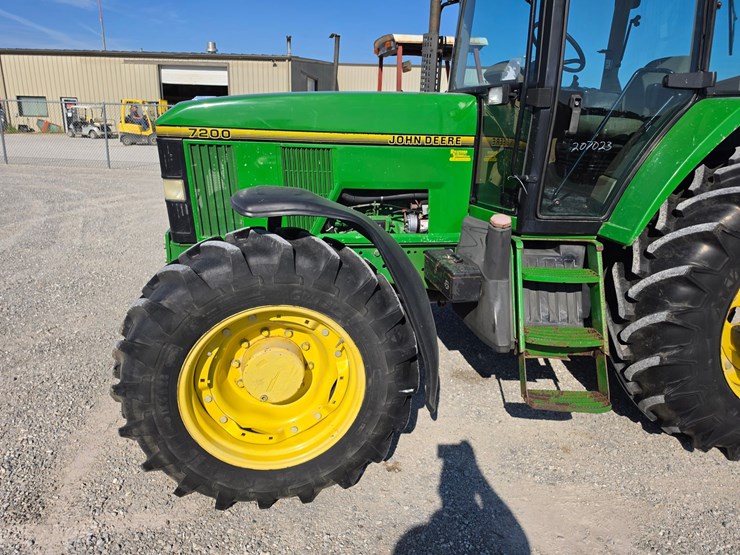 1994-john-deere-7200-image-3