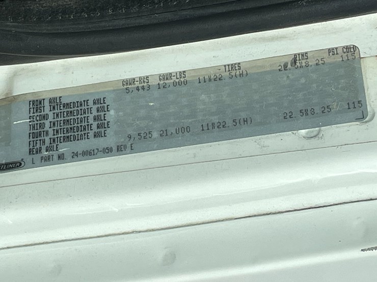 2003-freightliner-fl70-image-180
