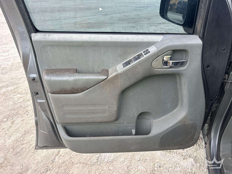 2016-nissan-frontier-image-14
