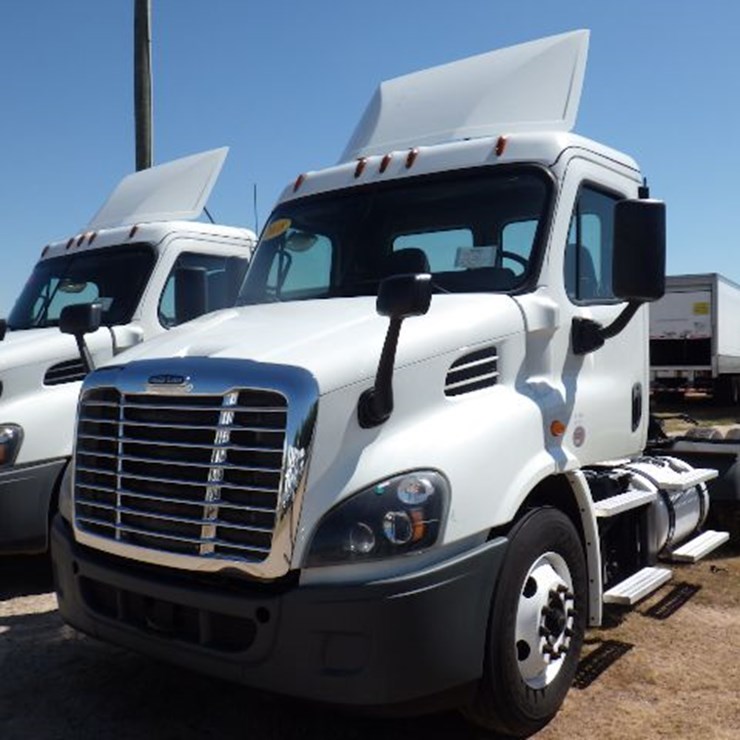 2018 FREIGHTLINER CASCADIA 125