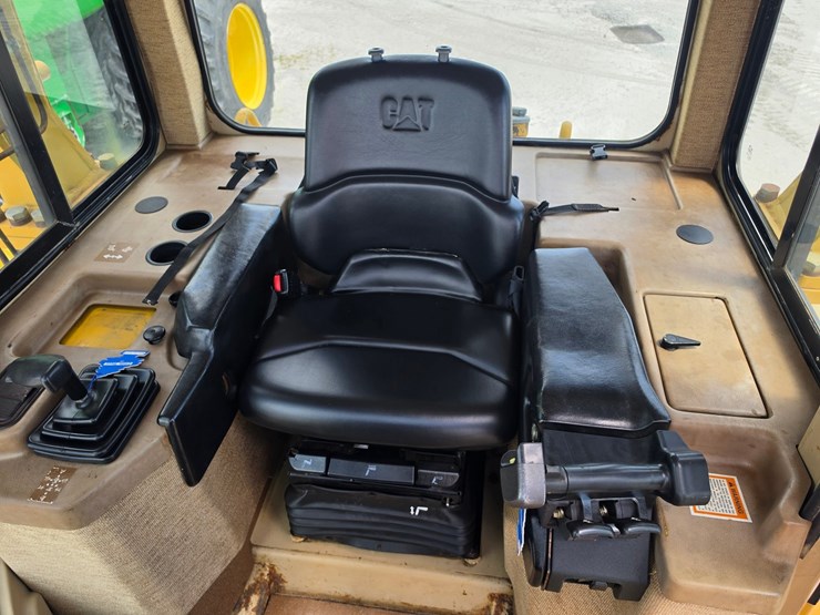 2002-caterpillar-d6m-lgp-image-11