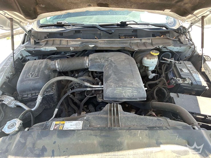 2021-ram-1500-classic-image-7