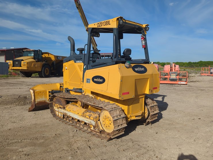 2022-deere-450-lt-image-5
