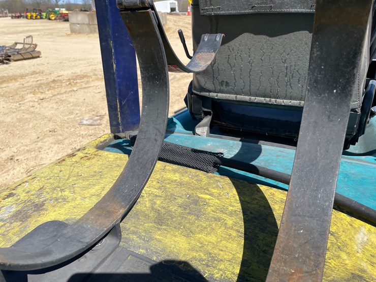 #308-•-komatsu-6,000-lbs,-propane-forklift-(non-moving)-image-41