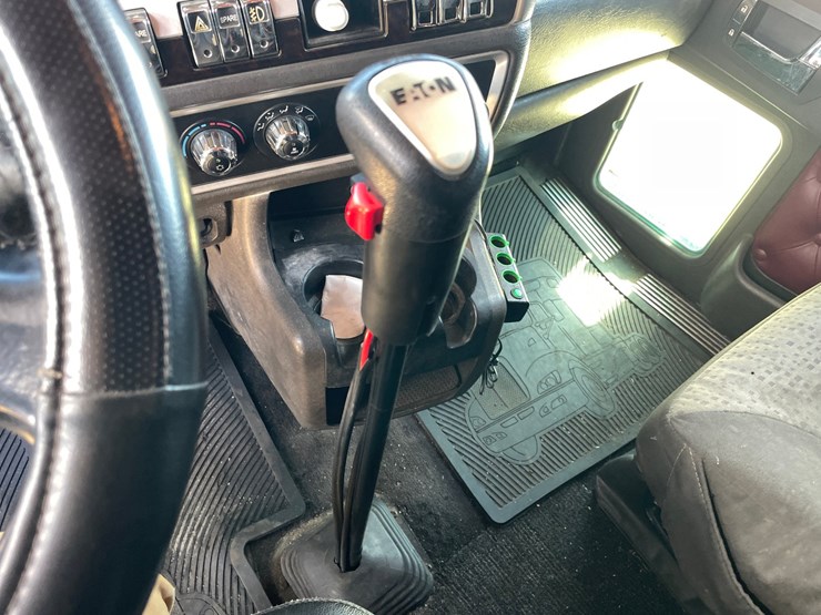 2013-kenworth-t660-image-120