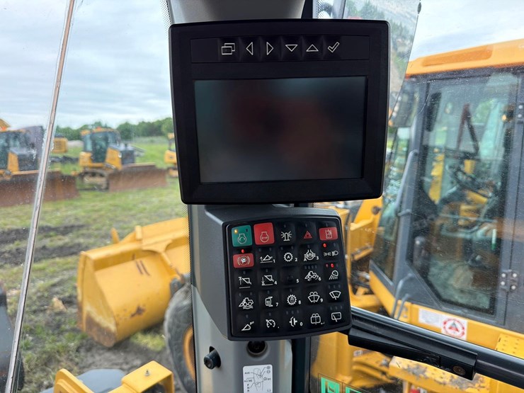 2023-deere-544p-image-15