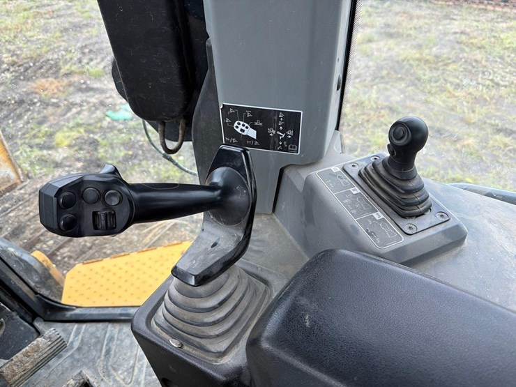 2022-deere-700l-xlt-image-27