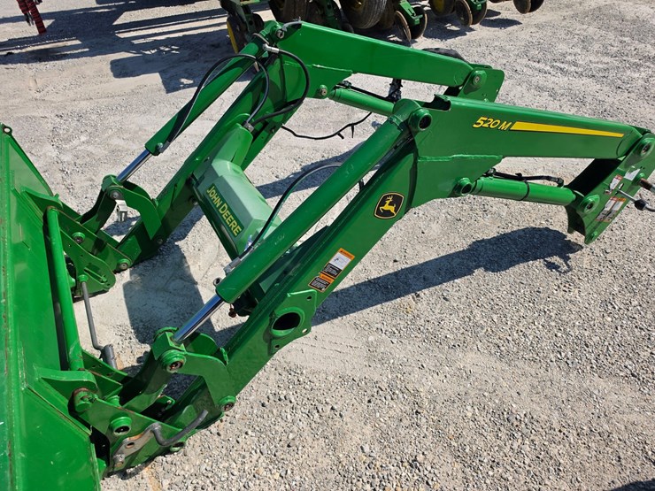 2019-john-deere-520m-image-5