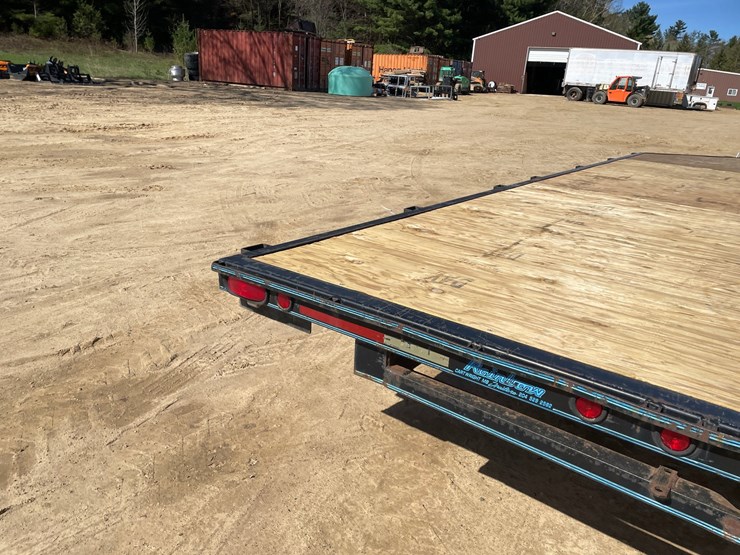 #2011-•-4-place-22'-snowmobile-trailer-(no-title)-image-14