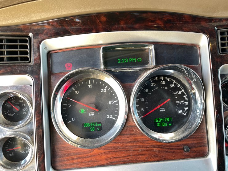 2013-kenworth-t660-image-108