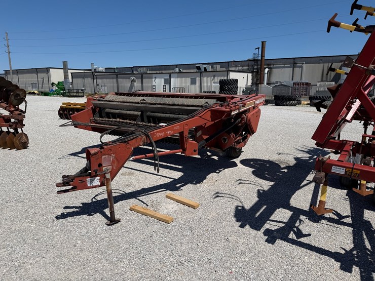 hesston-1130-image-9
