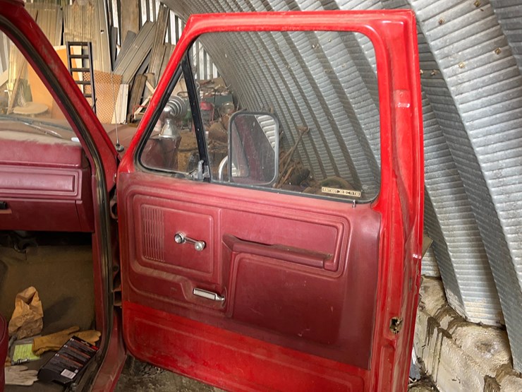 1984-ford-f350-image-16