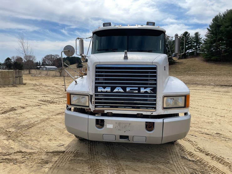 #102-•-1997-mack-ch600-semi-(has-wi-title)-image-2