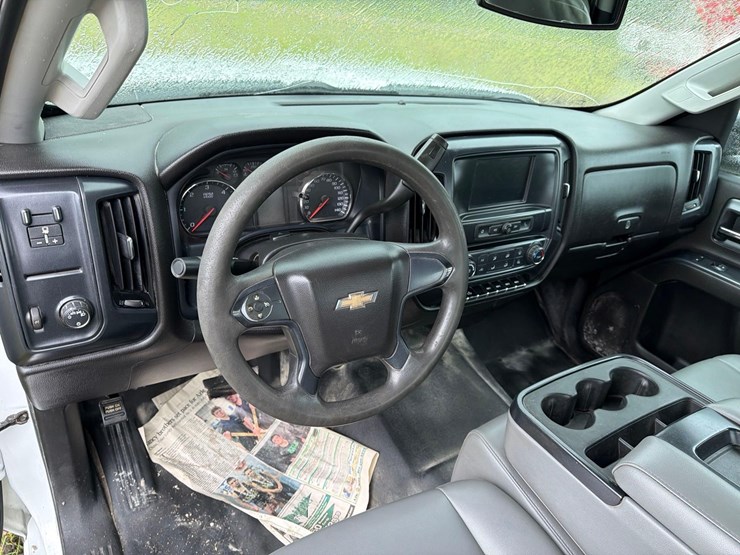 2018-chevrolet-3500-image-19