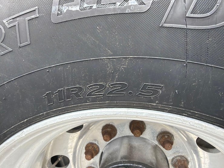 2016-kenworth-t880-image-12